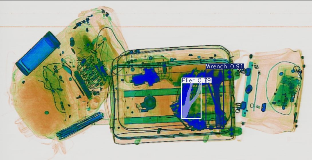 Detection preview by Segmentation_v8_large_300_train_300
