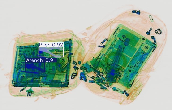 Detection preview by Segmentation_v8_large_300_train_300