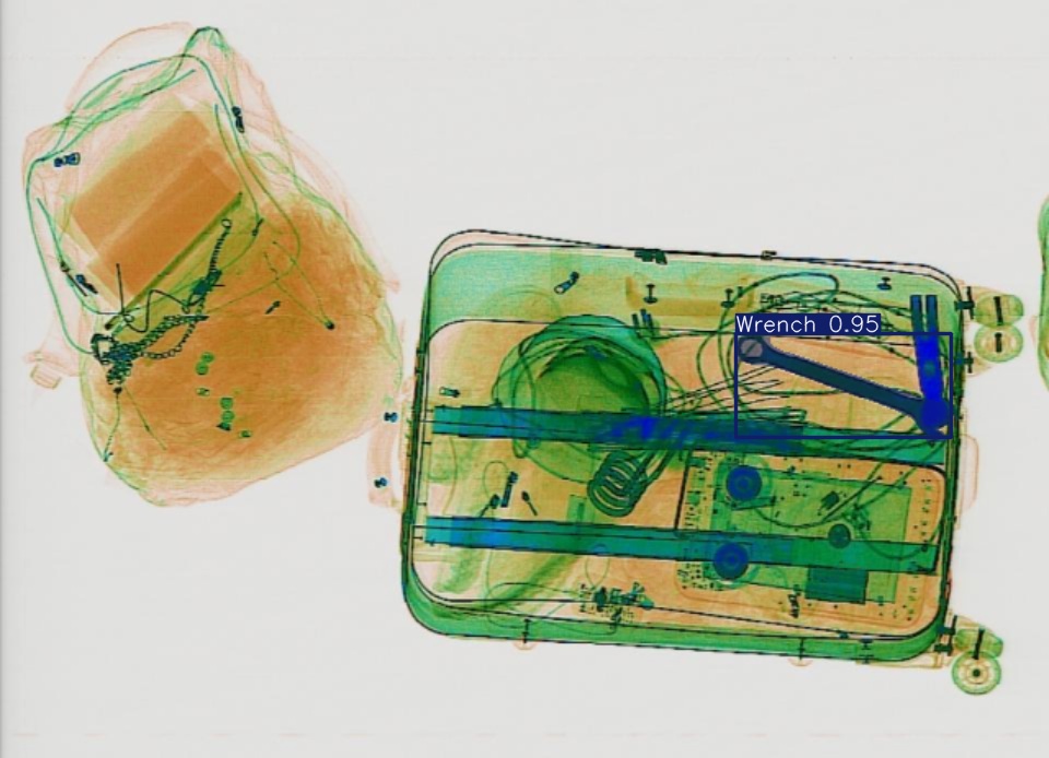 Detection preview by Segmentation_v8_large_300_train_300