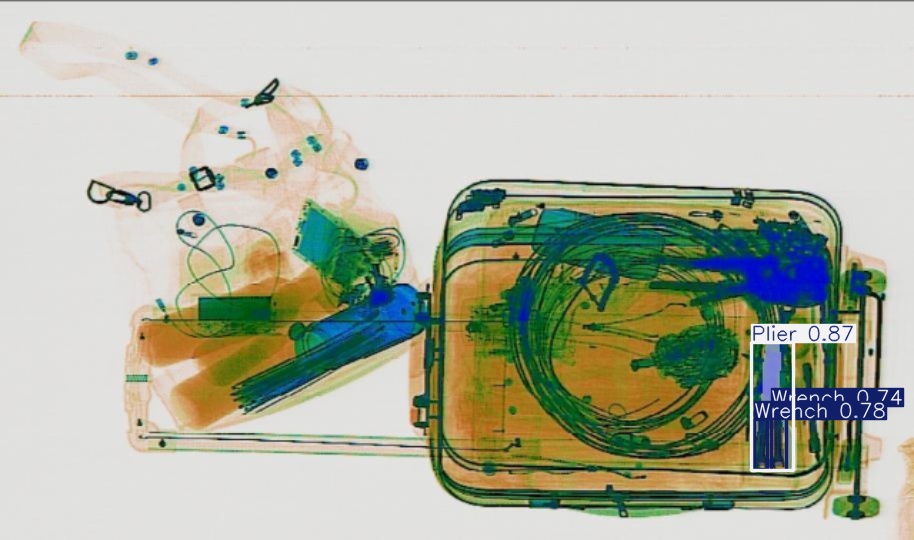 Detection preview by Segmentation_v8_large_300_train_300