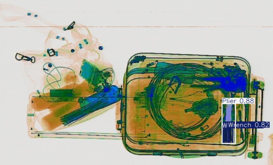 Detection preview by Segmentation_v8_large_300_train_300