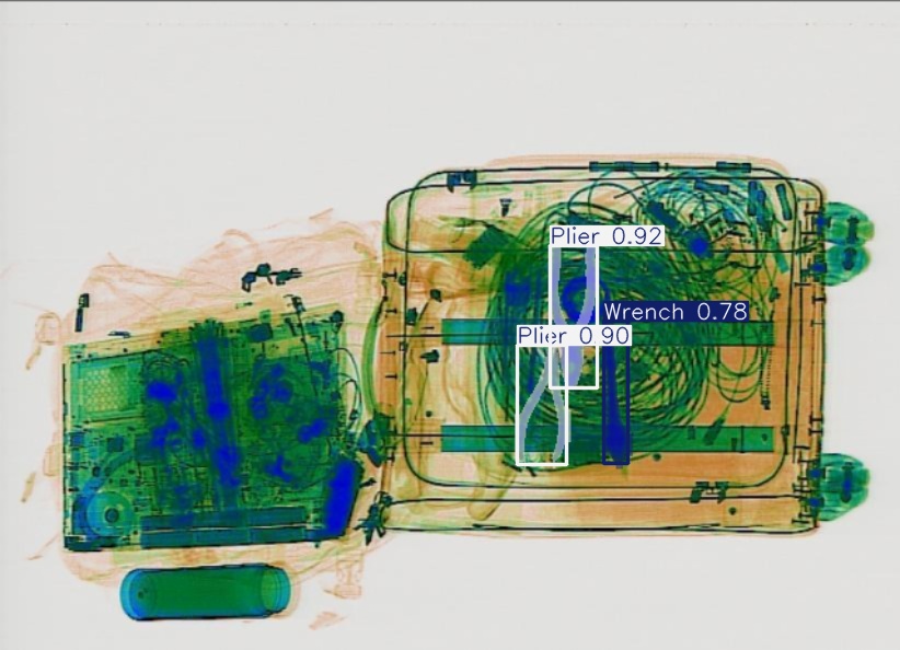 Detection preview by Segmentation_v8_large_300_train_300