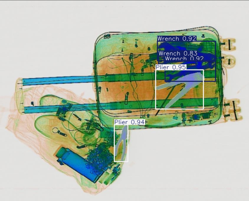 Detection preview by Segmentation_v8_large_300_train_300