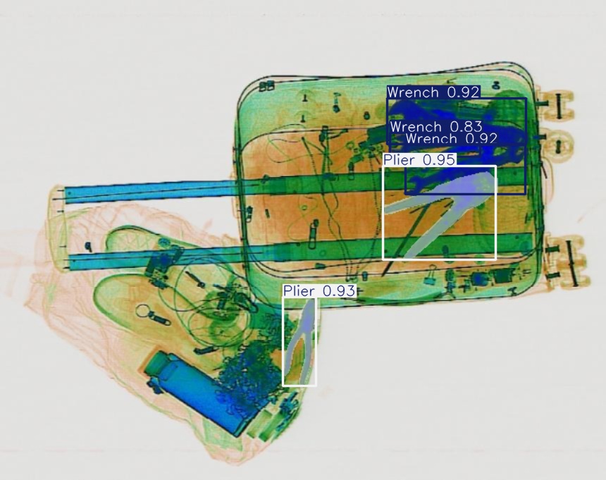 Detection preview by Segmentation_v8_large_300_train_300