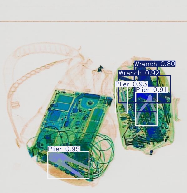 Detection preview by Segmentation_v8_large_300_train_300