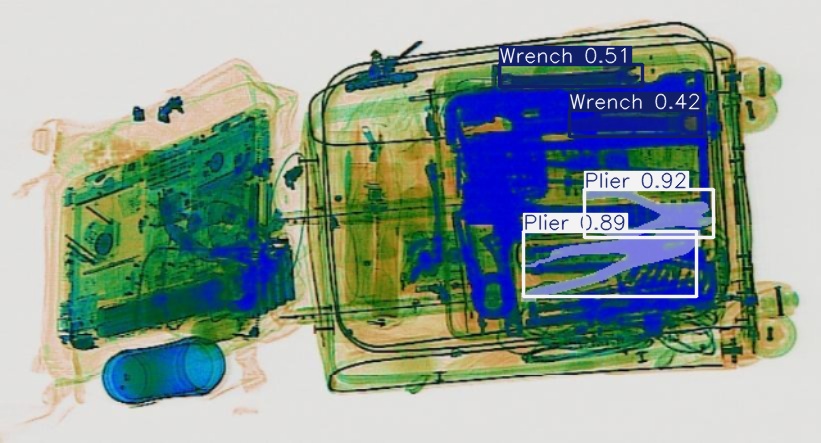 Detection preview by Segmentation_v8_large_300_train_300