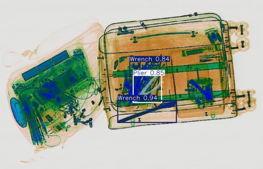 Detection preview by Segmentation_v8_large_300_train_300