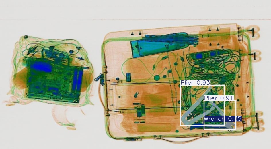 Detection preview by Segmentation_v8_large_300_train_300