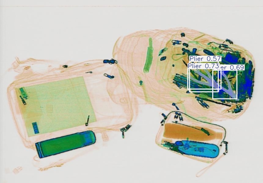 Detection preview by Segmentation_v8_large_300_train_300