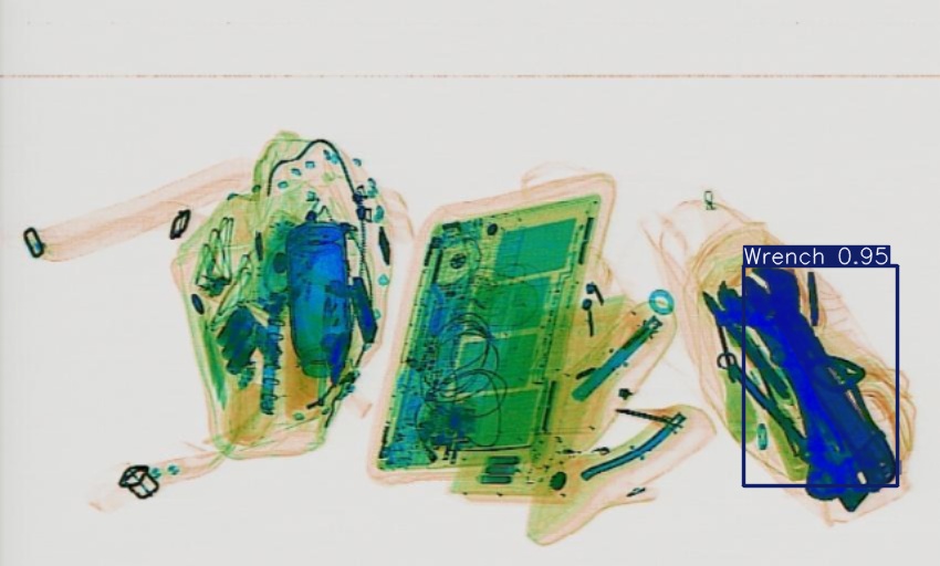 Detection preview by Segmentation_v8_large_300_train_300