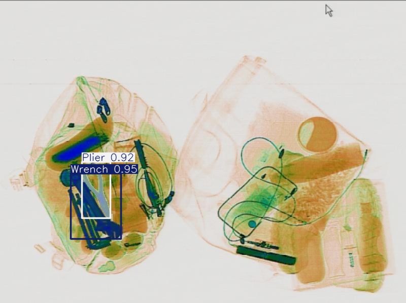 Detection preview by Segmentation_v8_large_300_train_300