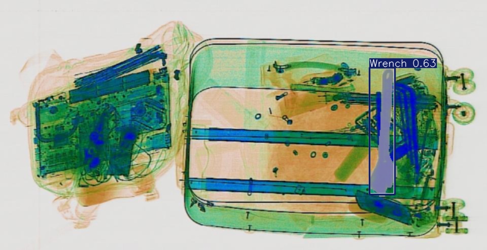 Detection preview by Segmentation_v8_large_300_train_300