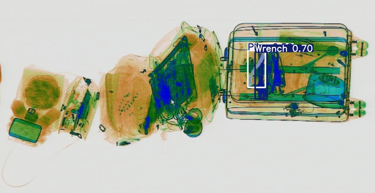 Detection preview by Segmentation_v8_large_300_train_300