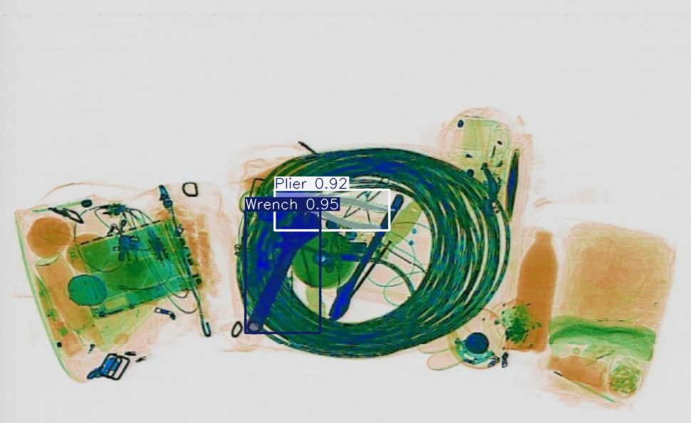 Detection preview by Segmentation_v8_large_300_train_300