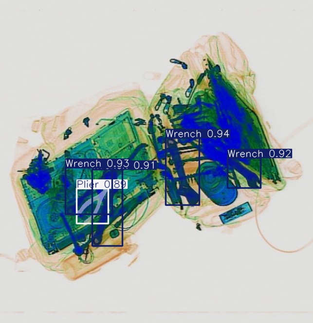 Detection preview by Segmentation_v8_large_300_train_300