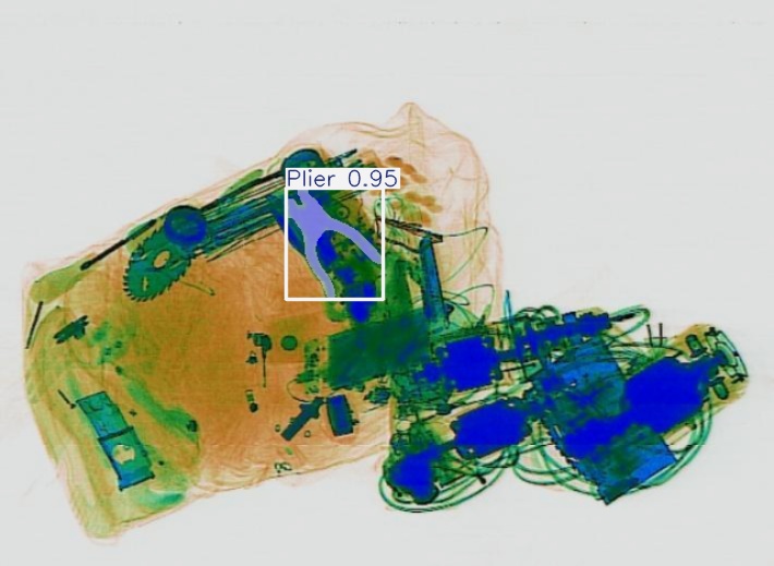 Detection preview by Segmentation_v8_large_300_train_300
