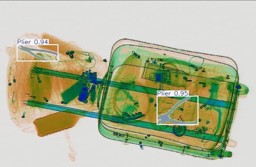 Detection preview by Segmentation_v8_large_300_train_300