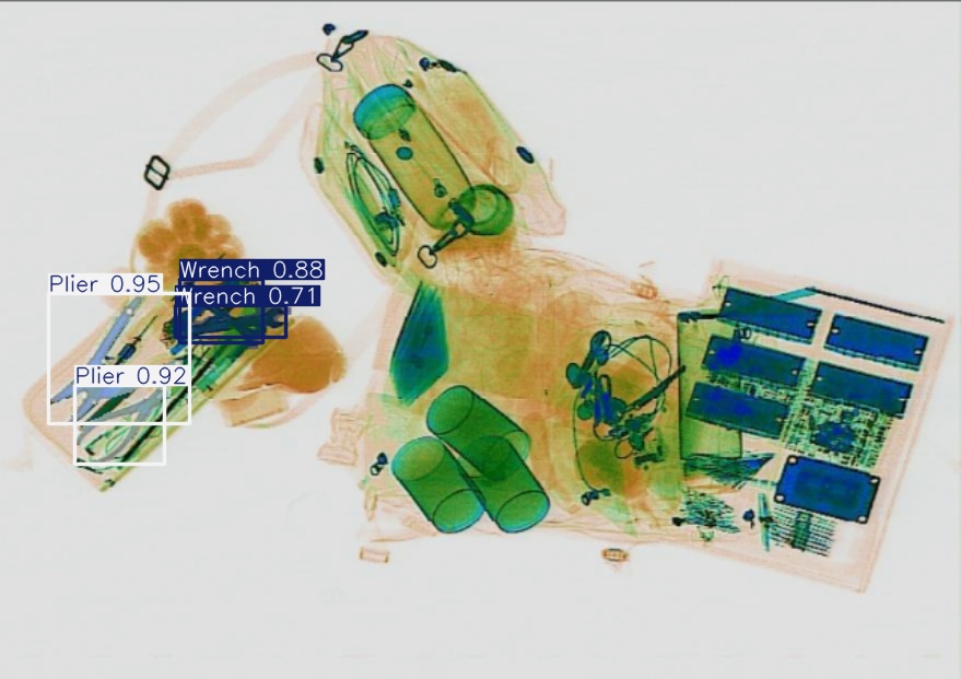 Detection preview by Segmentation_v8_large_300_train_300