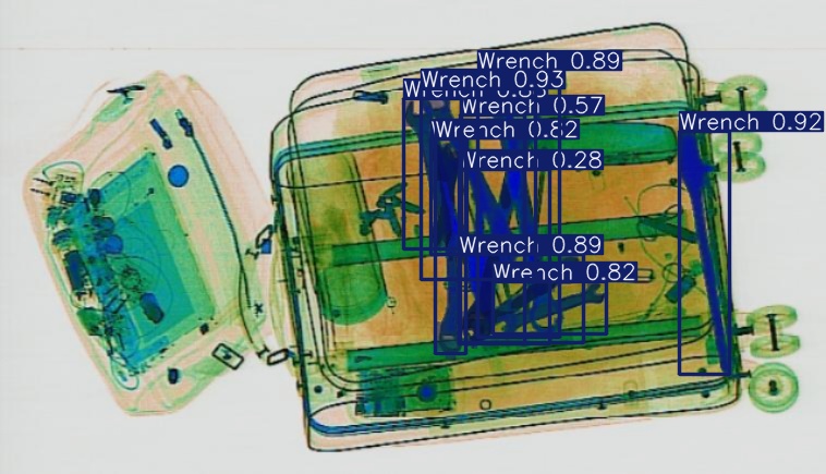 Detection preview by Segmentation_v8_large_300_train_300
