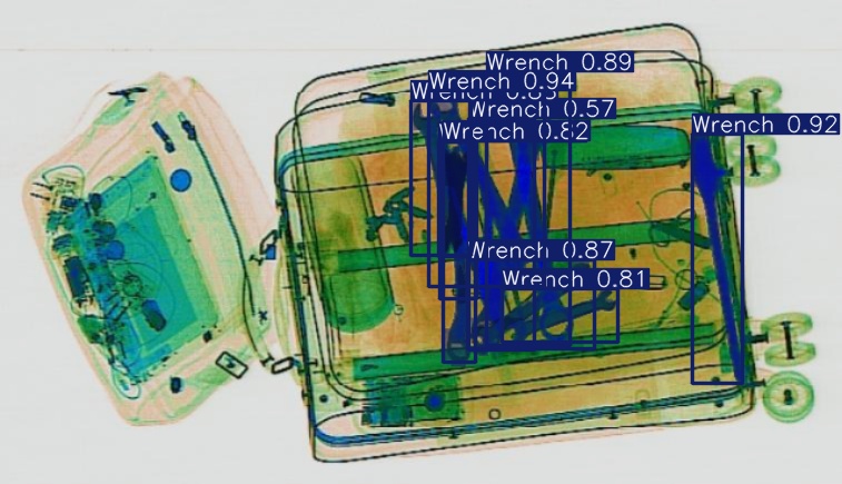 Detection preview by Segmentation_v8_large_300_train_300
