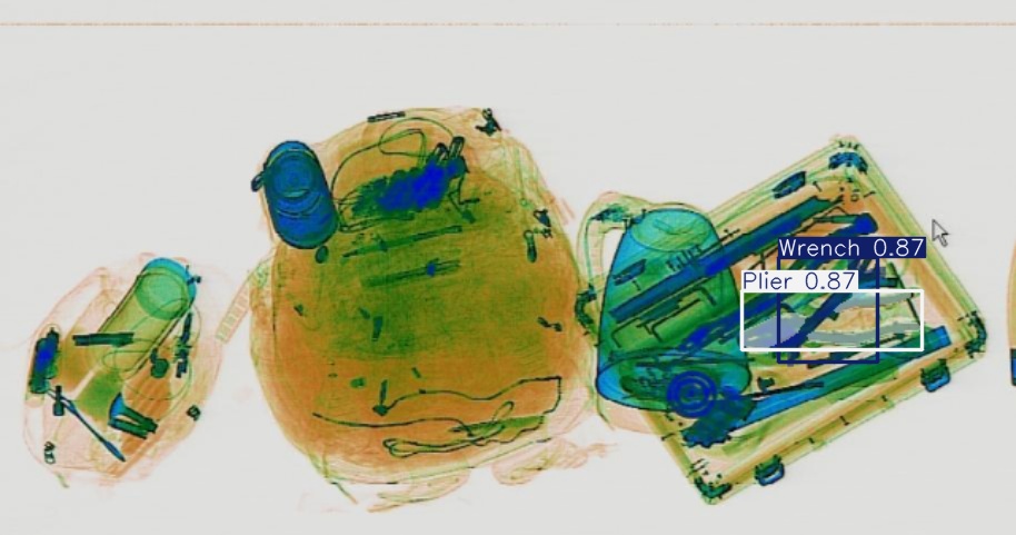 Detection preview by Segmentation_v8_large_300_train_300