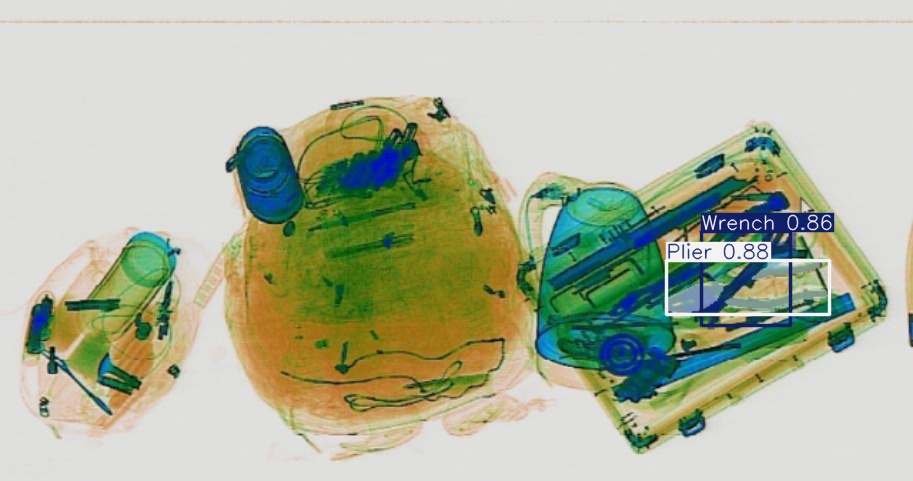 Detection preview by Segmentation_v8_large_300_train_300