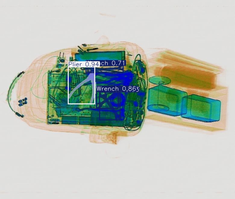 Detection preview by Segmentation_v8_large_300_train_300