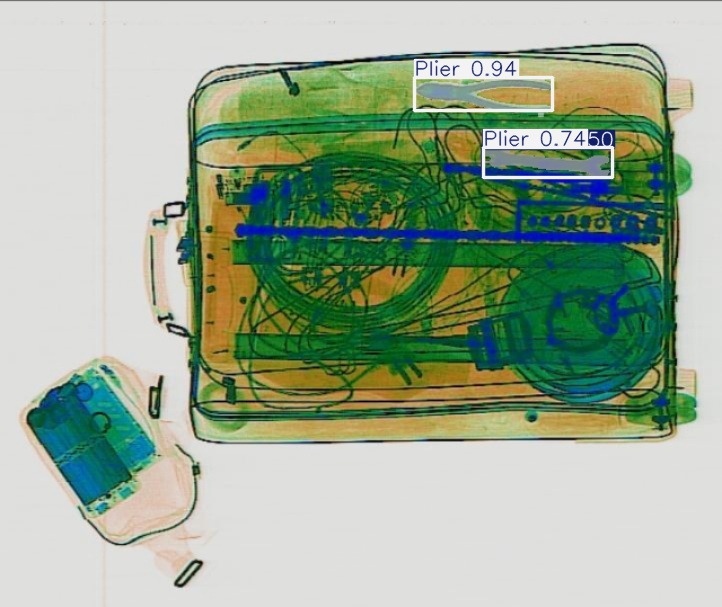 Detection preview by Segmentation_v8_large_300_train_300