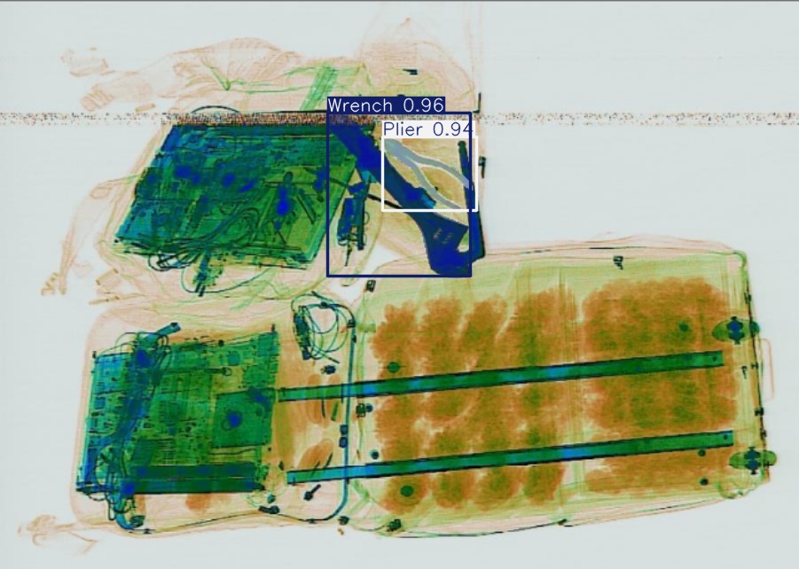 Detection preview by Segmentation_v8_large_300_train_300