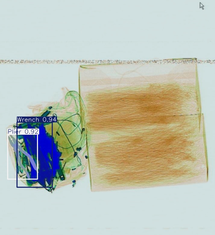 Detection preview by Segmentation_v8_large_300_train_300